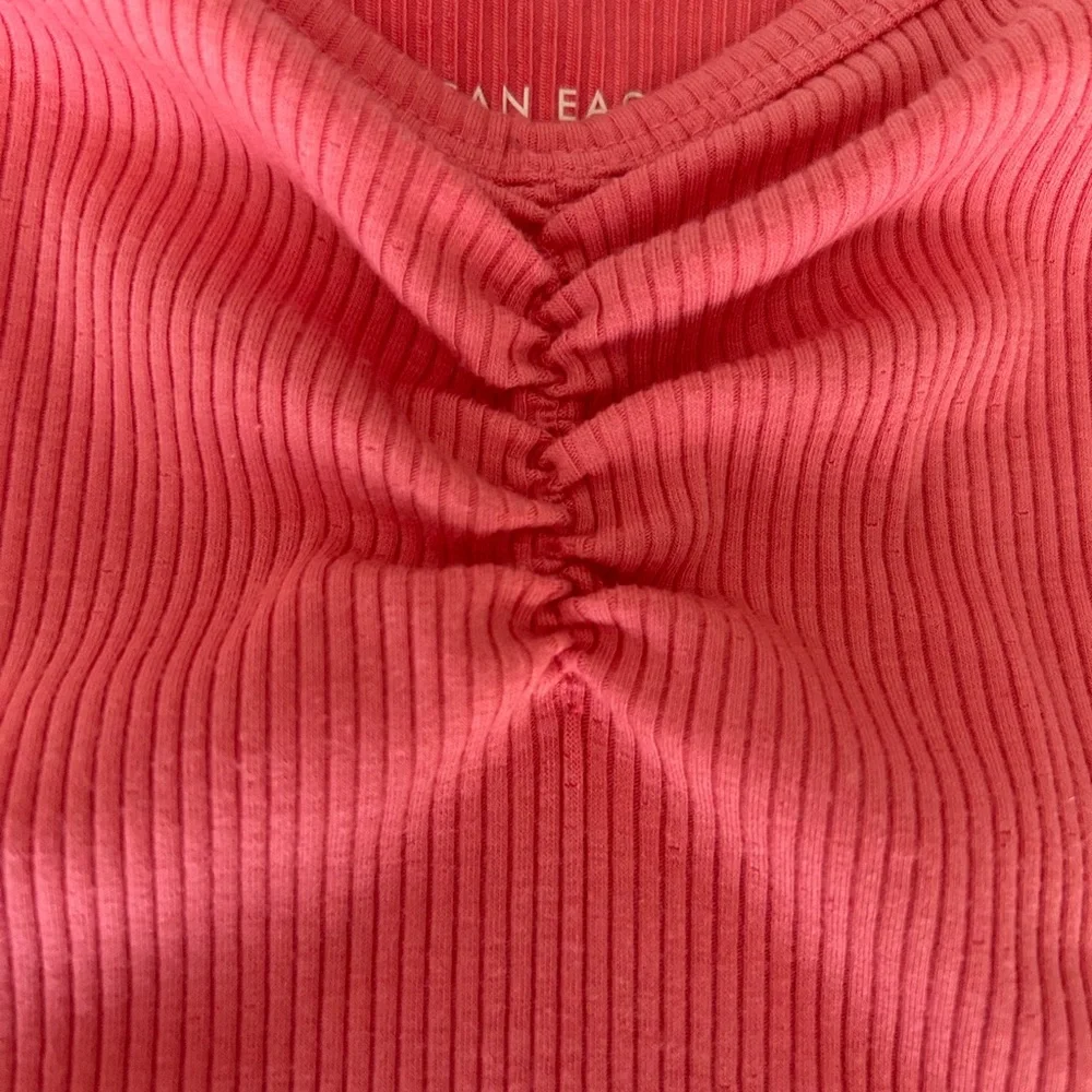 American Eagle Outfitters Ribbed Coral Crop Top - Picture 3 of 7